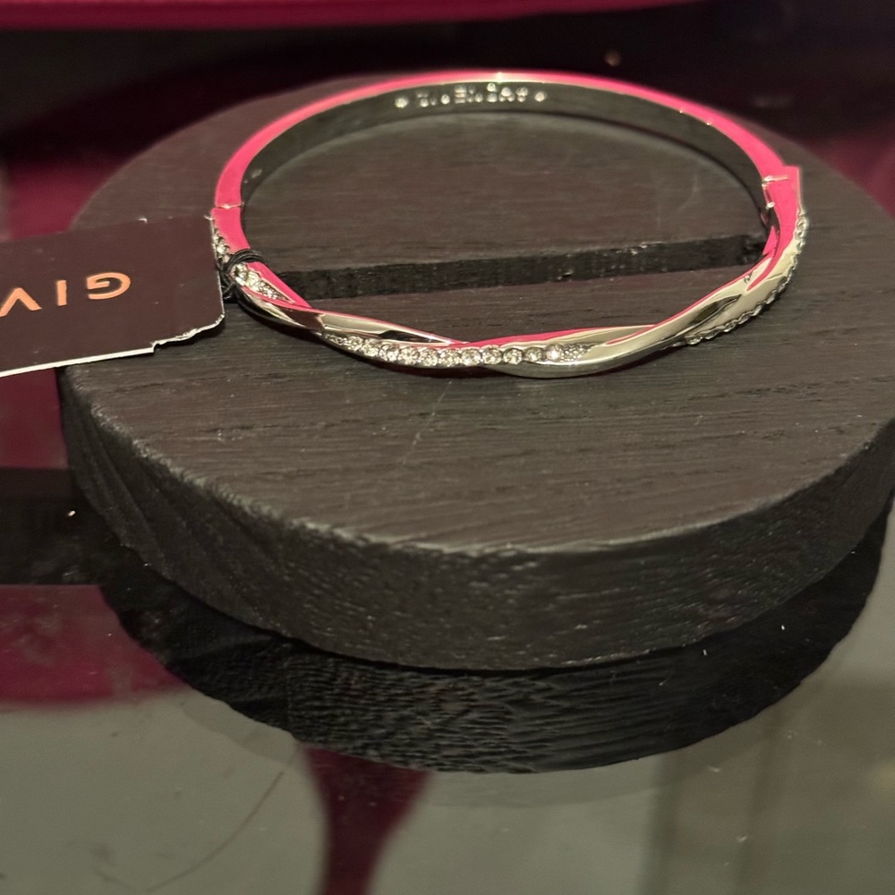 Authentic ✨✨Givenchy bracelet